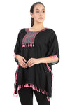 Poncho con Bordado de Líneas Rosa Neón