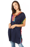 Poncho con Pompones Multicolor y Bordado en Escote